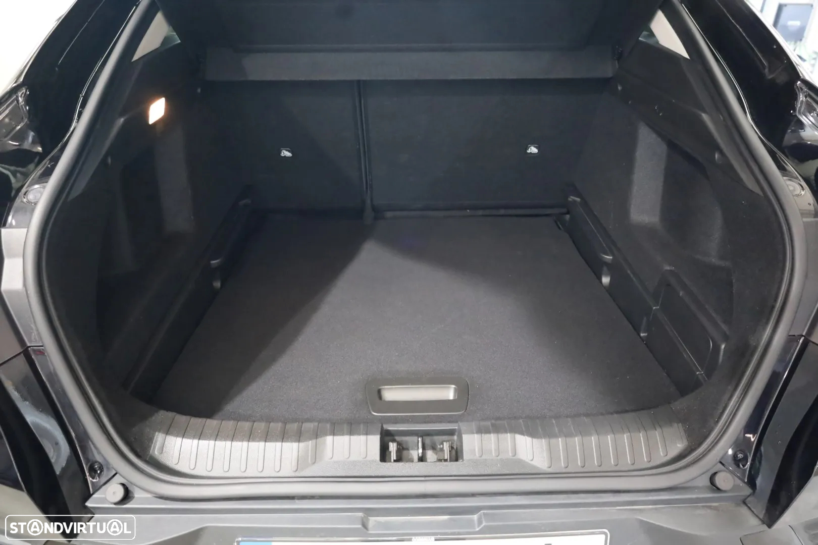 Renault Arkana 1.6 E-Tech Business - 42