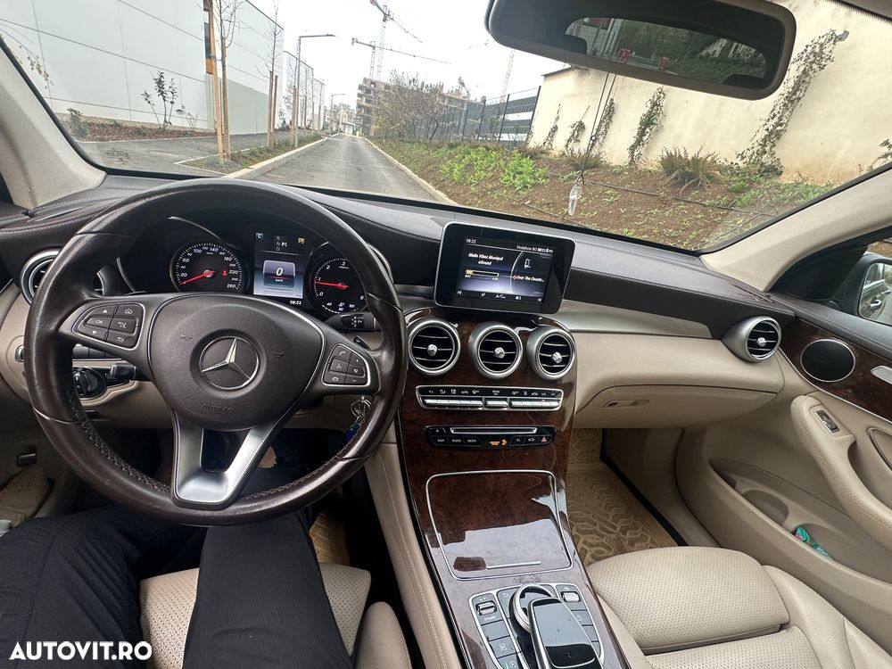 Mercedes-Benz GLC 220 d 4MATIC - 12