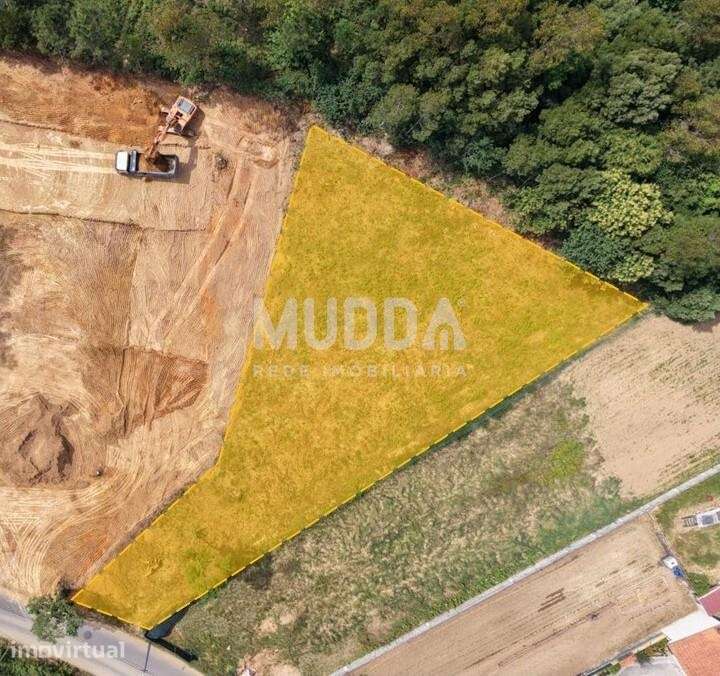 Terreno de 1.979 m2 com Potencial Único junto ao LusoPark (Rio Meão) - Grande imagem: 2/4