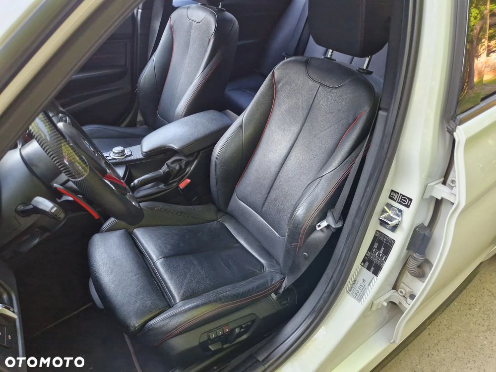 BMW Seria 3 335i Edition Sport - 29