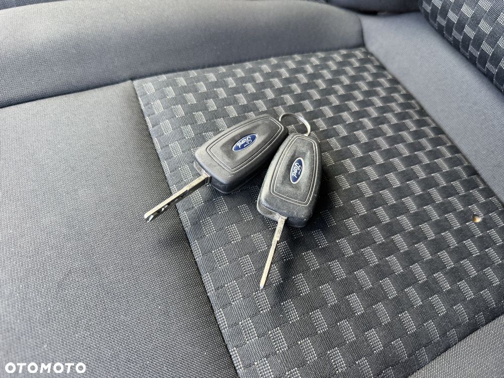 Ford Transit - 19