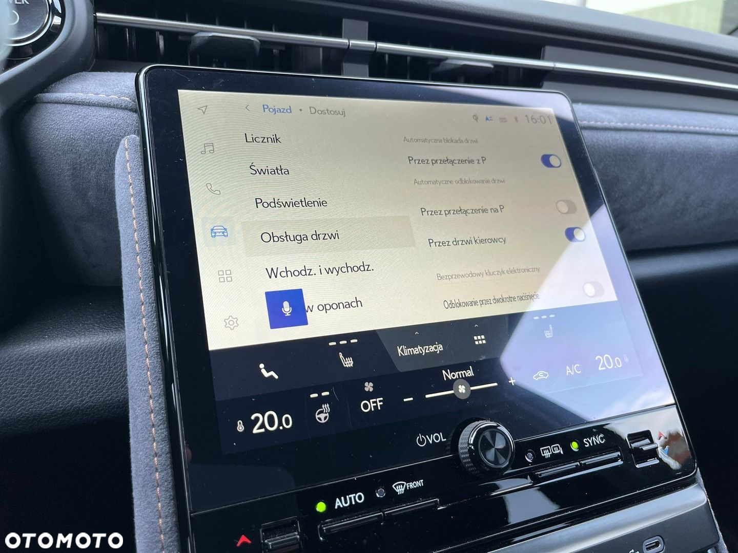 Lexus LBX 1.5 Hybrid Cool - 20