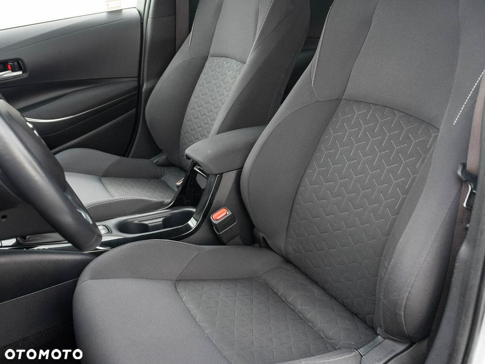 Toyota Corolla - 12