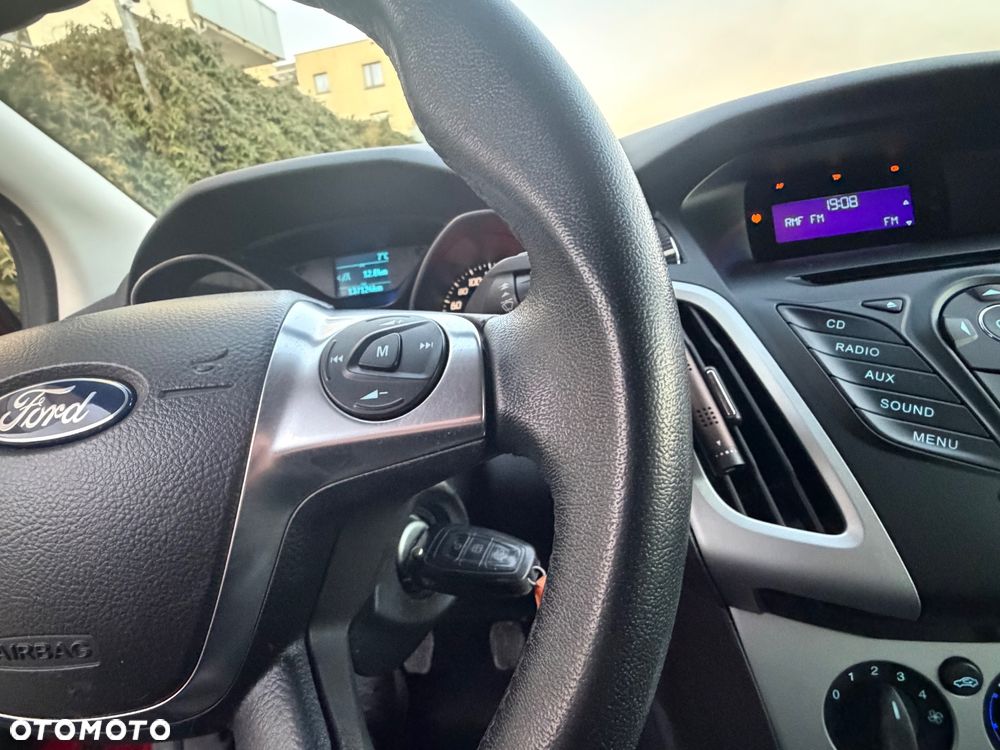 Ford Focus 1.0 EcoBoost Trend Sport - 28