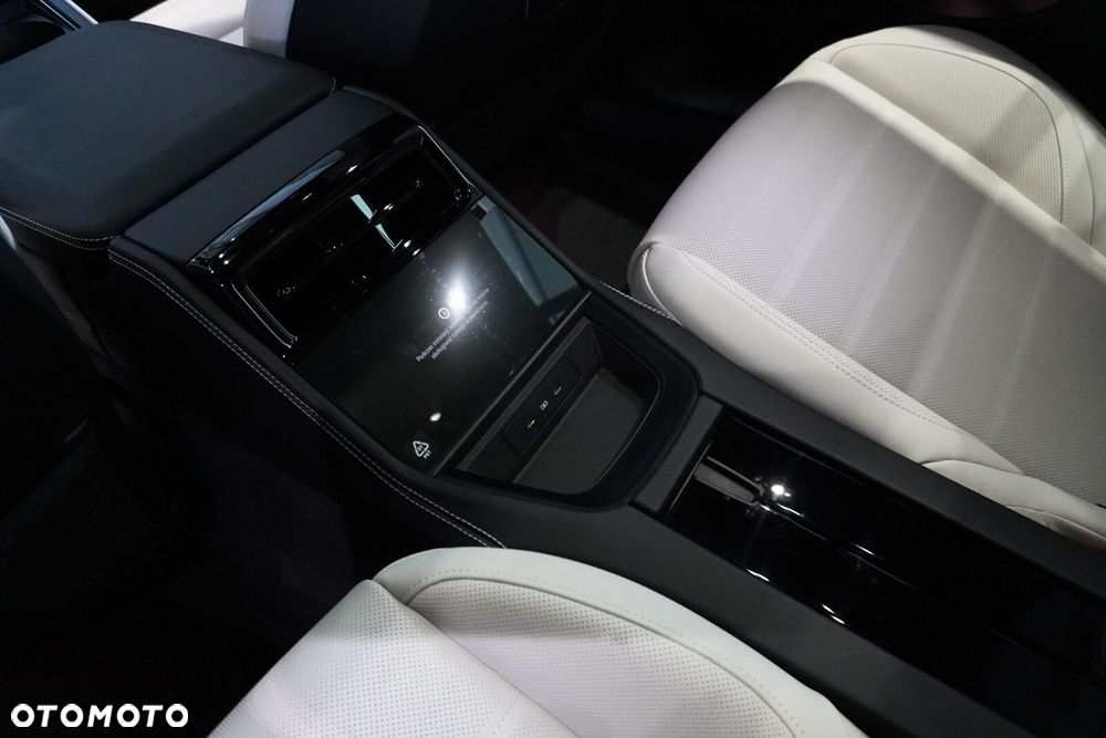 Porsche Panamera 4 - 32