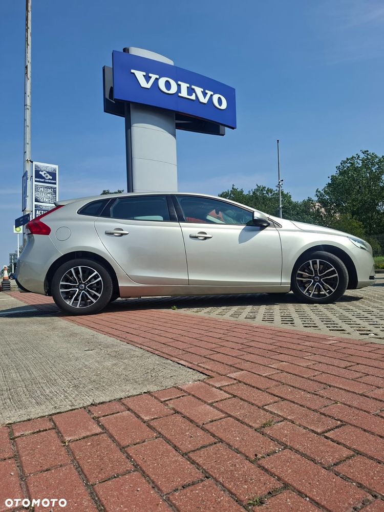 Volvo V40 D2 Drive-E Momentum - 6