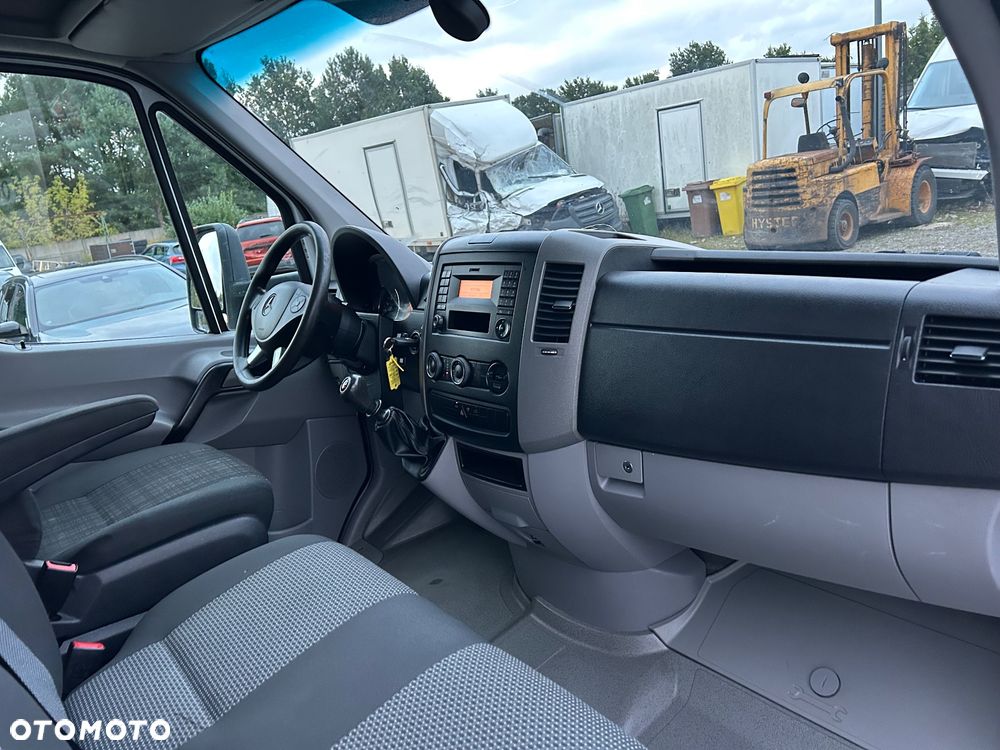 Mercedes-Benz Sprinter - 12