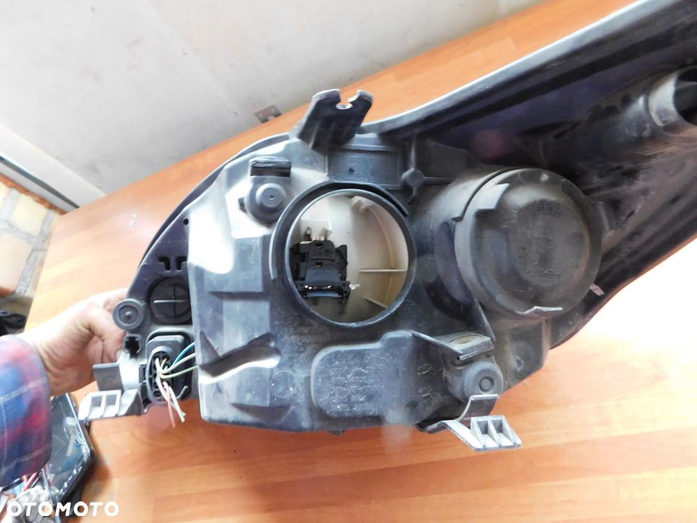 lampa prawa przód FORD FOCUS II LIFT FL  EUROPA - 9