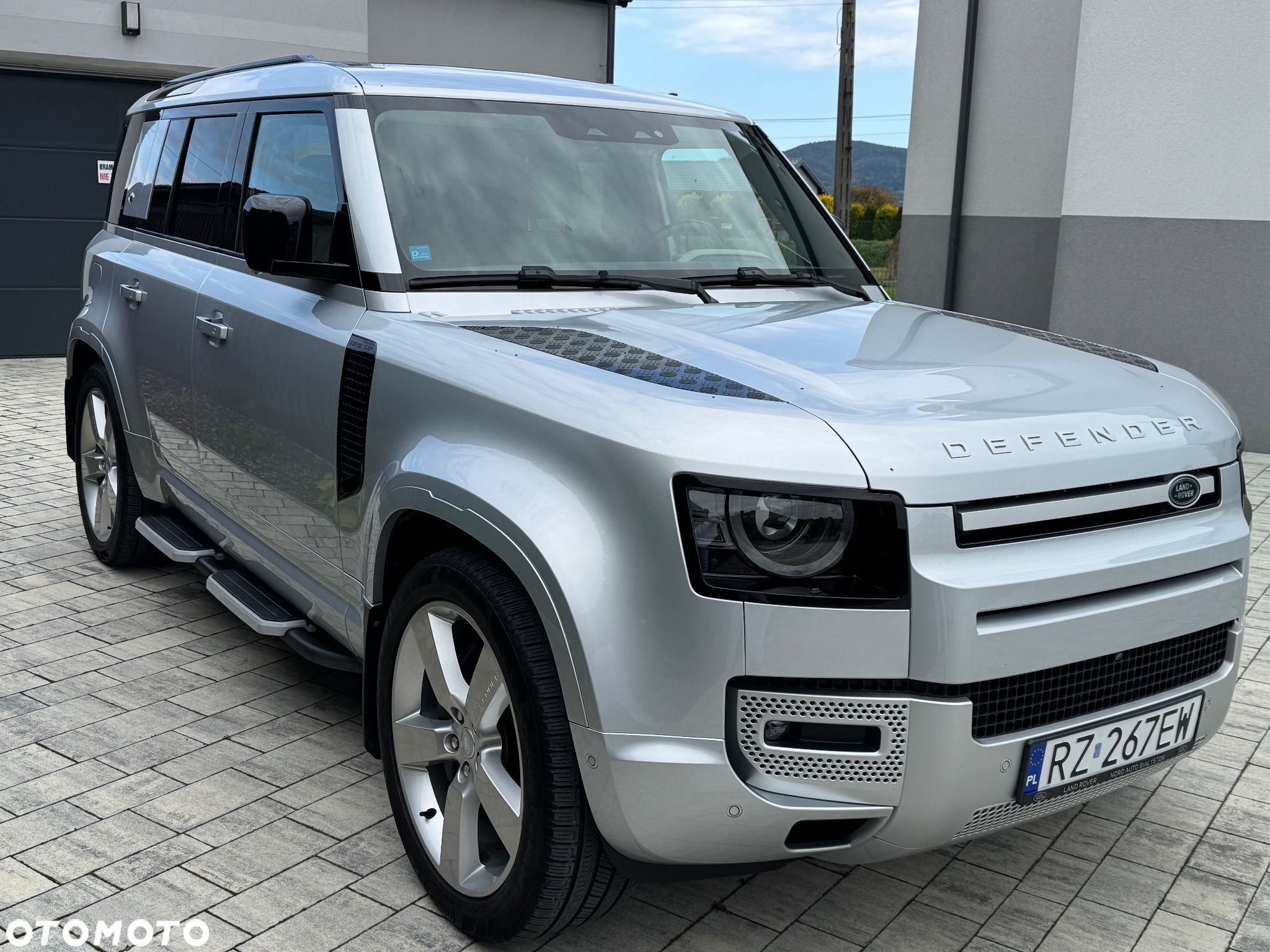 Land Rover Defender 110 3.0 D250 mHEV X-Dynamic SE - 1