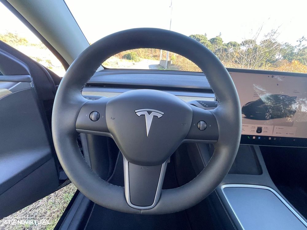 Tesla Model Y RWD - 24