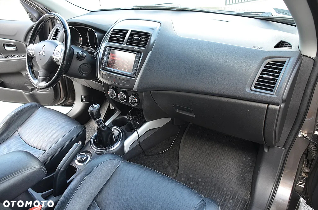 Mitsubishi ASX 1.8 DID Instyle NAVI 4WD AS&G - 19
