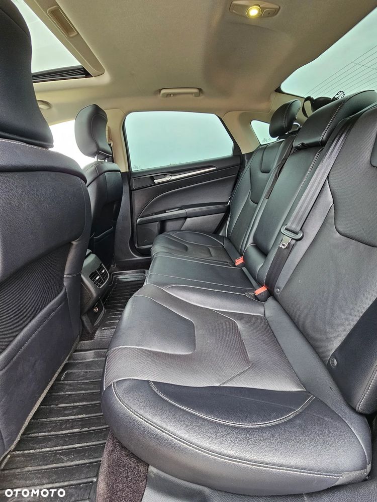 Ford Fusion - 18