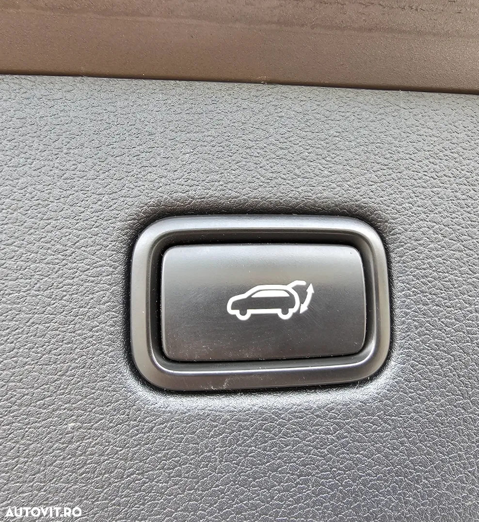 Hyundai Tucson 2.0 CRDI 4WD 8AT Luxury - 17