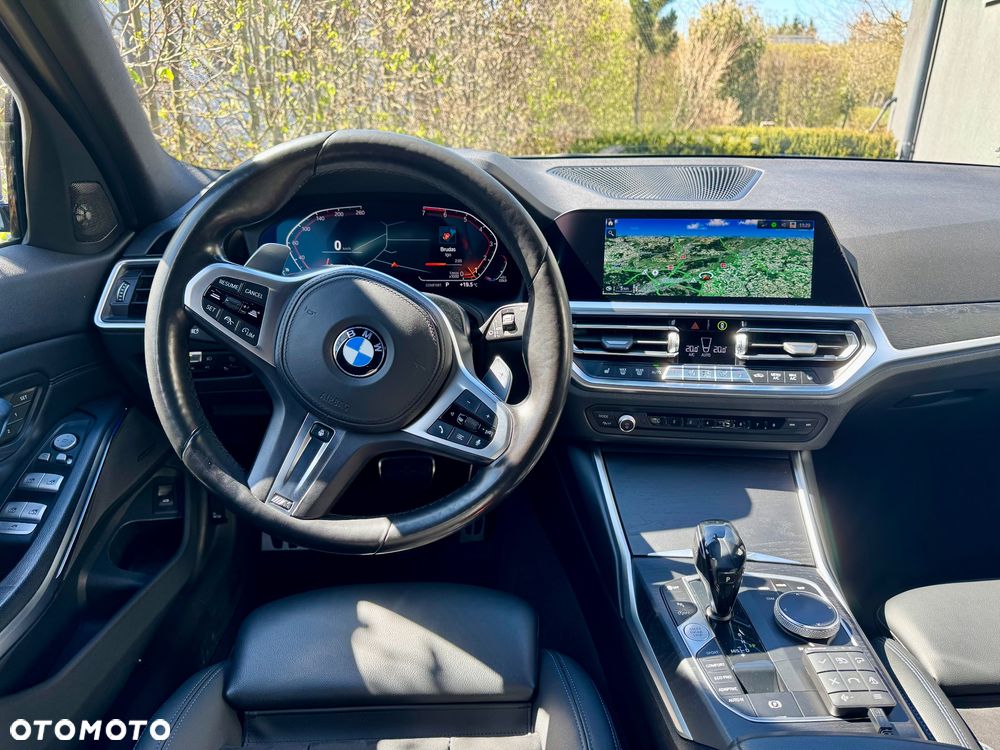 BMW Seria 3 330i xDrive M Sport sport - 23