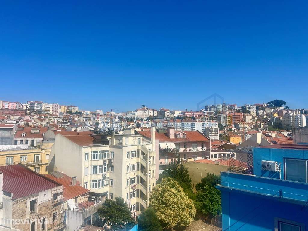 T3 Recuperado com varanda e vista deslumbrante sobre Lisboa, com el... - Grande imagem: 5/17