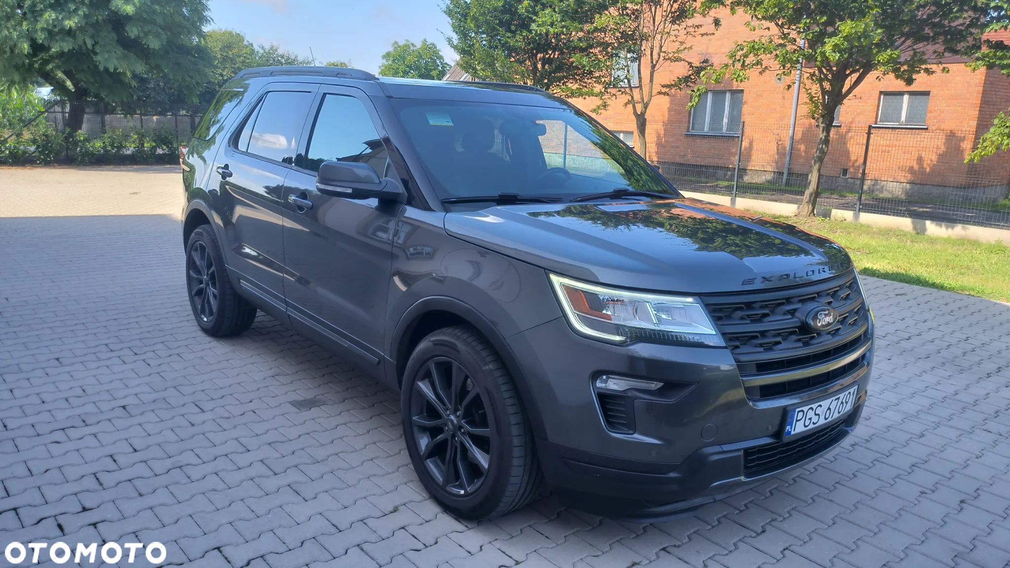 Ford Explorer - 1