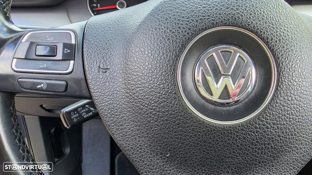 VW Passat Variant 1.6 TDI BlueMotion - 17