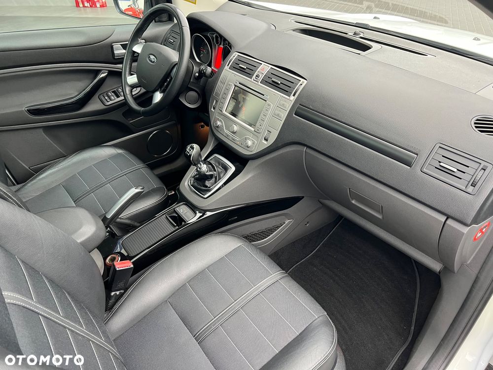 Ford Kuga - 28