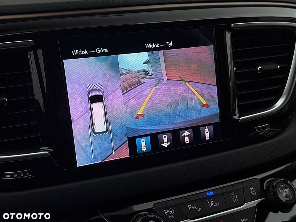 Chrysler Pacifica - 10