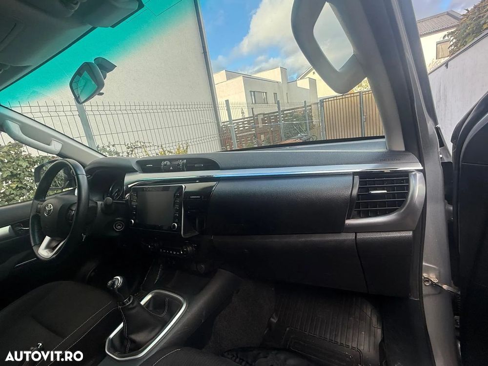 Toyota Hilux 2.4D 150CP 4x4 Double Cab 6MT Style - 7