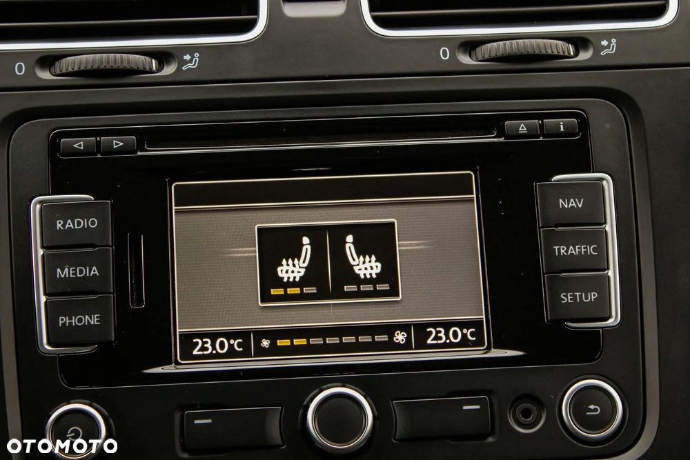 Volkswagen Golf - 25