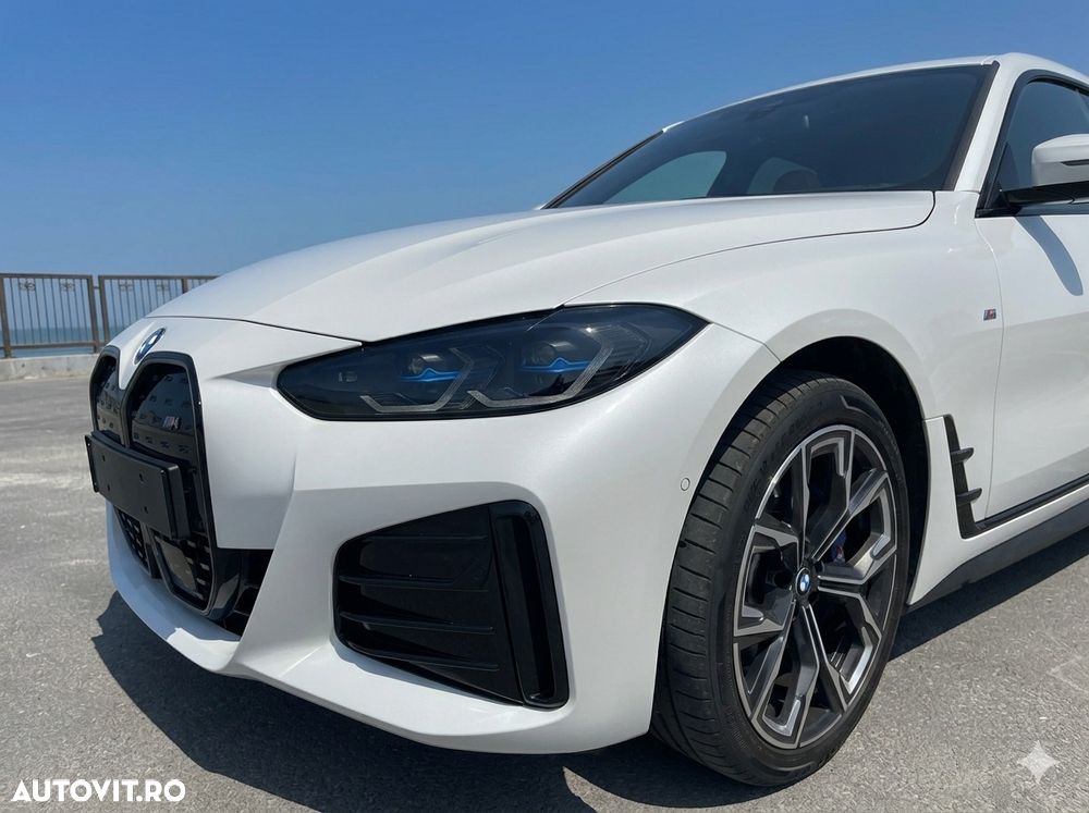 BMW i4 2022 — imagine 4