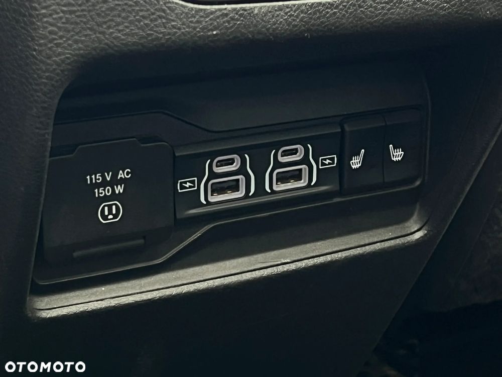 Jeep Grand Cherokee - 25