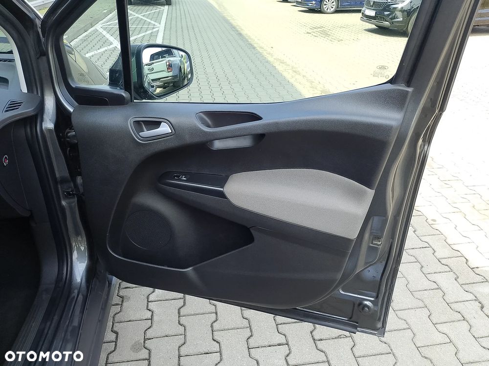 Ford Tourneo Courier 1.5 TDCi Titanium - 11