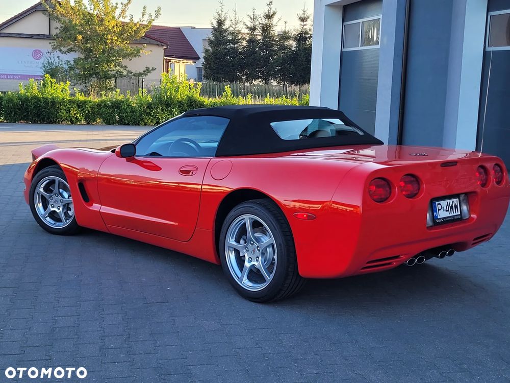 Chevrolet Corvette - 11