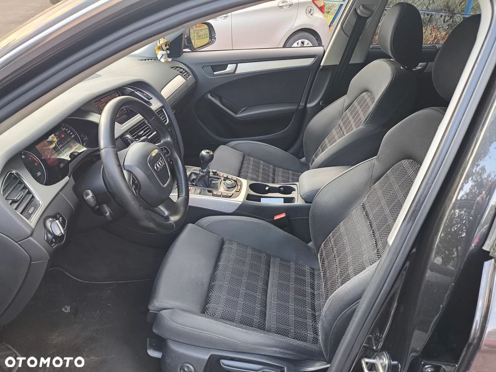 Audi A4 Limousine - 15