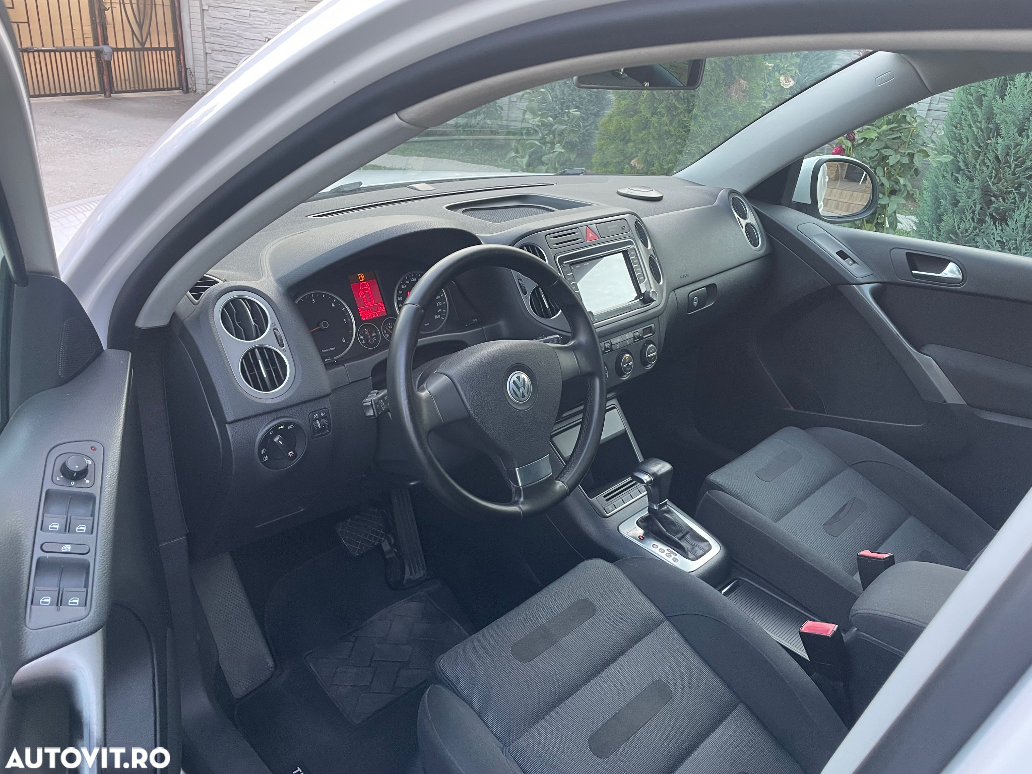Volkswagen Tiguan - 20