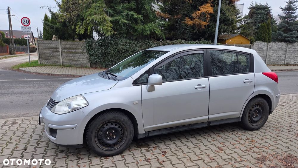 Nissan Tiida 1.8 acenta - 11
