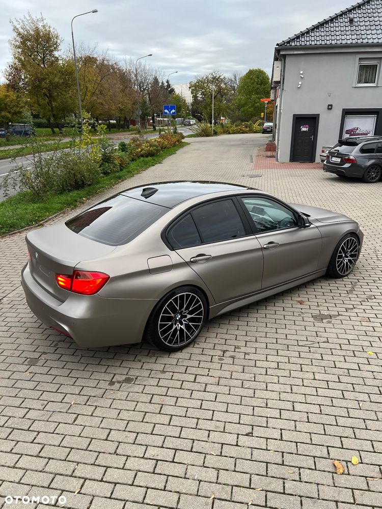 BMW Seria 3 318d - 11