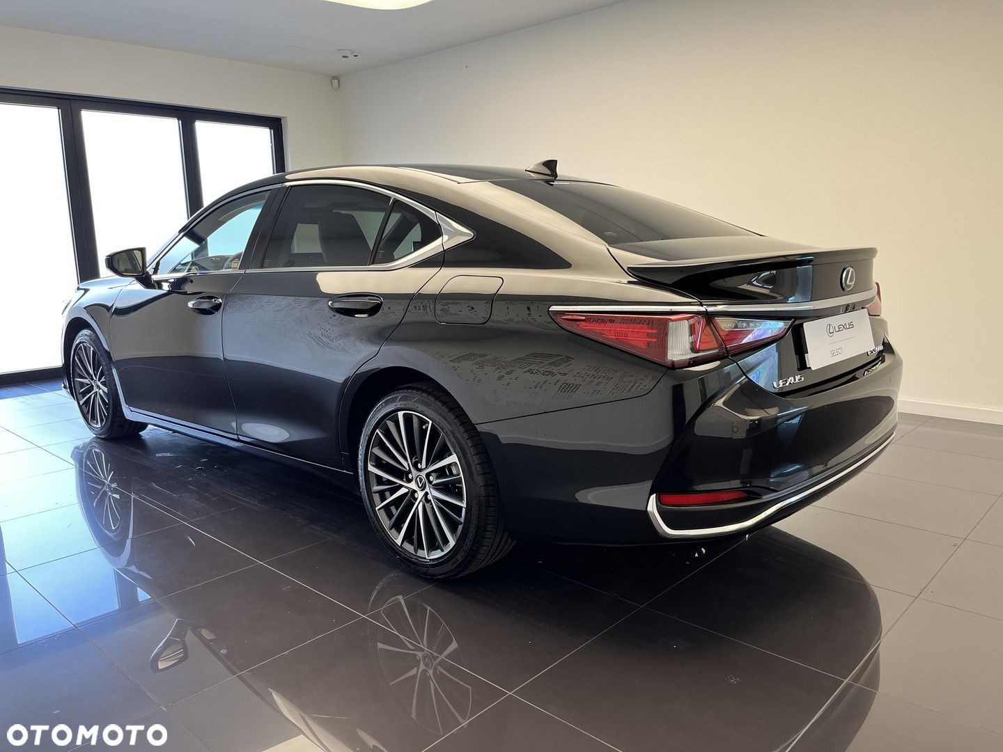 Lexus ES - 4