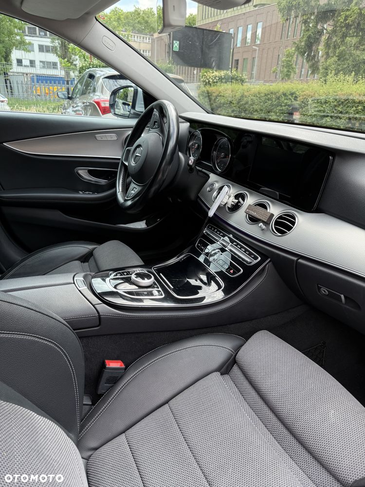 Mercedes-Benz Klasa E 220 d Business Edition 9G-TRONIC - 12
