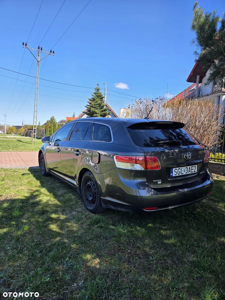 Toyota Avensis 1.8 Luna EU5 - 5