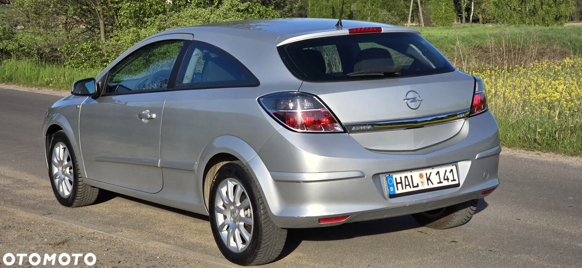 Opel Astra III GTC 1.6 Cosmo - 13
