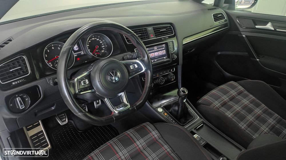 VW Golf 2.0 TSi GTi Performance - 17