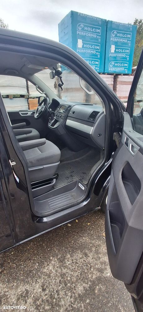 Volkswagen Multivan - 8