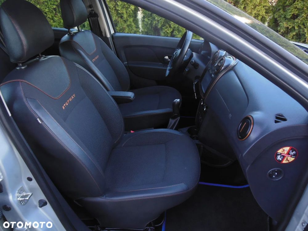 Dacia Logan TCe 90 (S&S) Stepway - 13