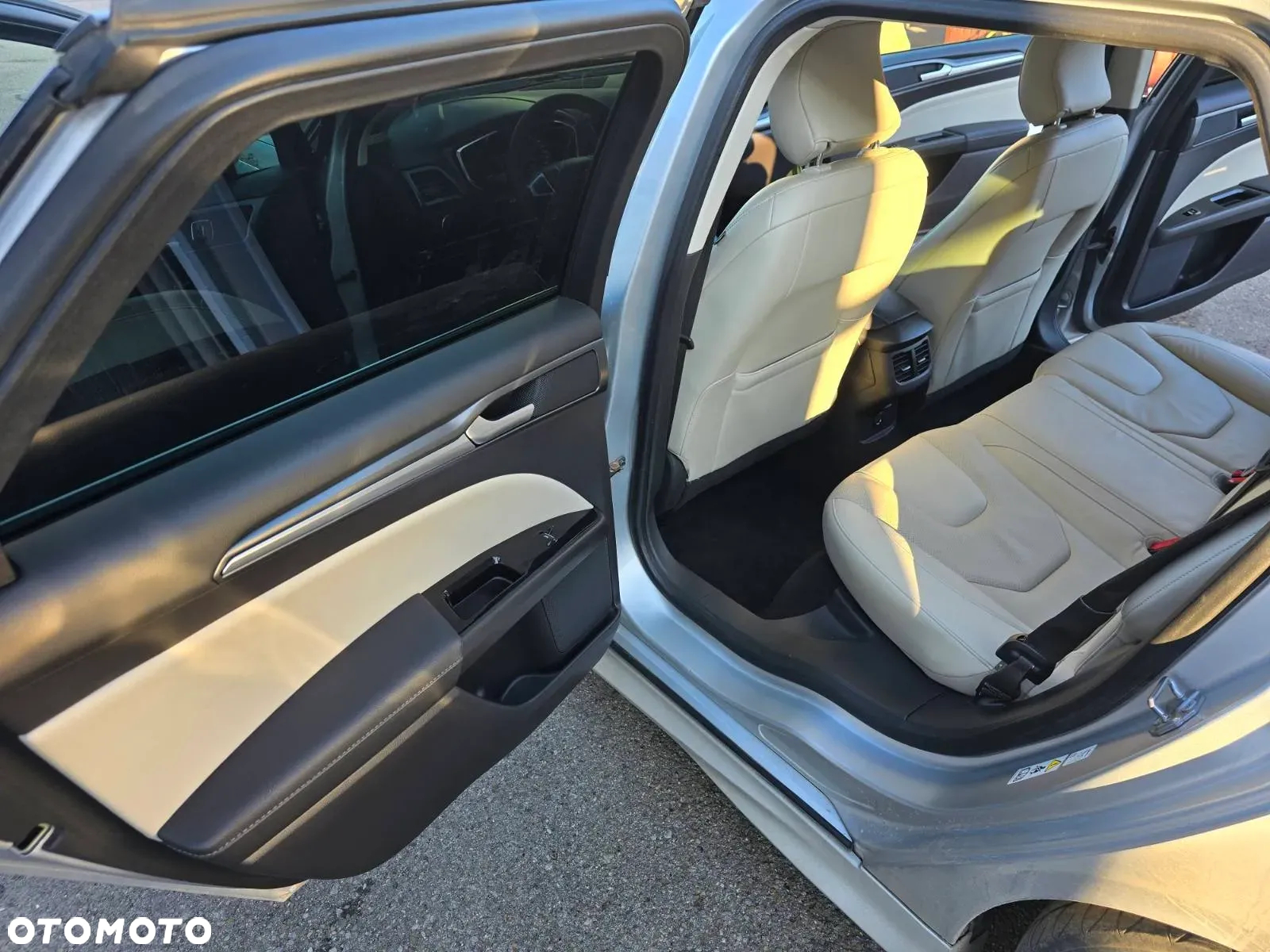 Ford Mondeo - 12