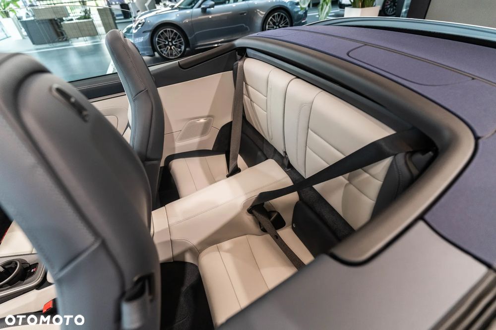 Porsche 911 Carrera 4S - 14