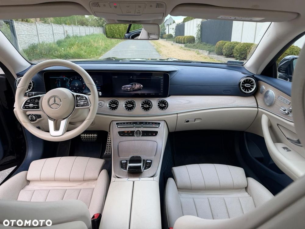 Mercedes-Benz Klasa E 220 d 4-Matic 9G-TRONIC - 2