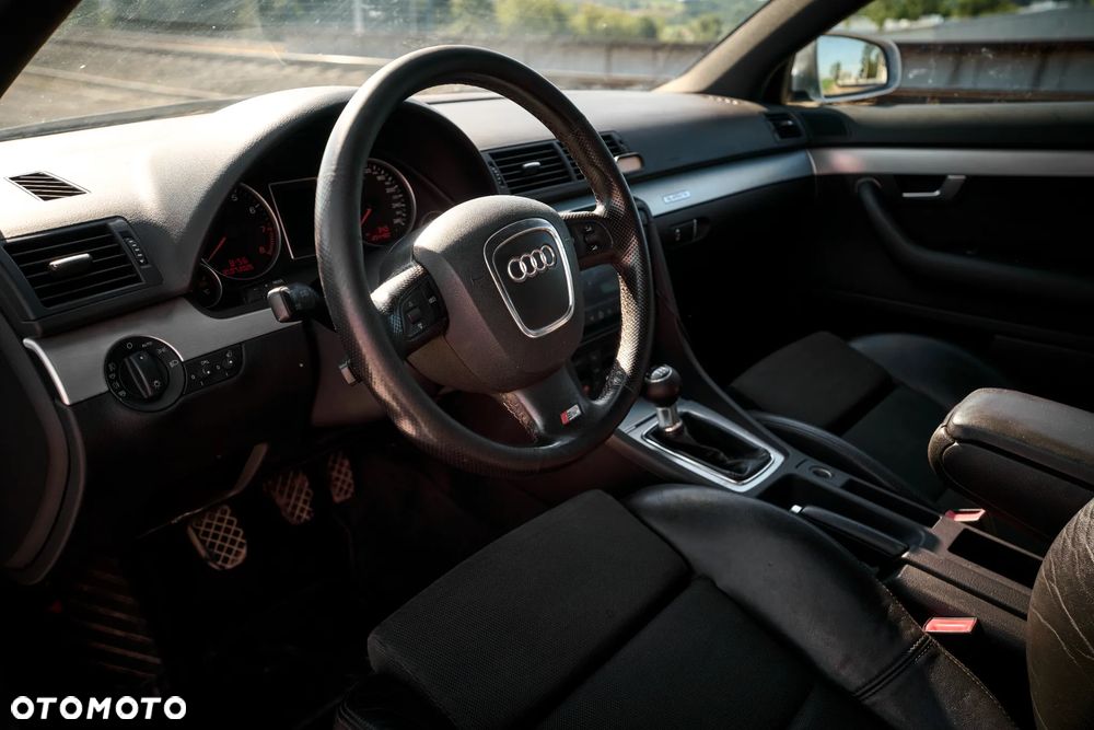 Audi A4 Avant 2.0 T FSI quattro - 6