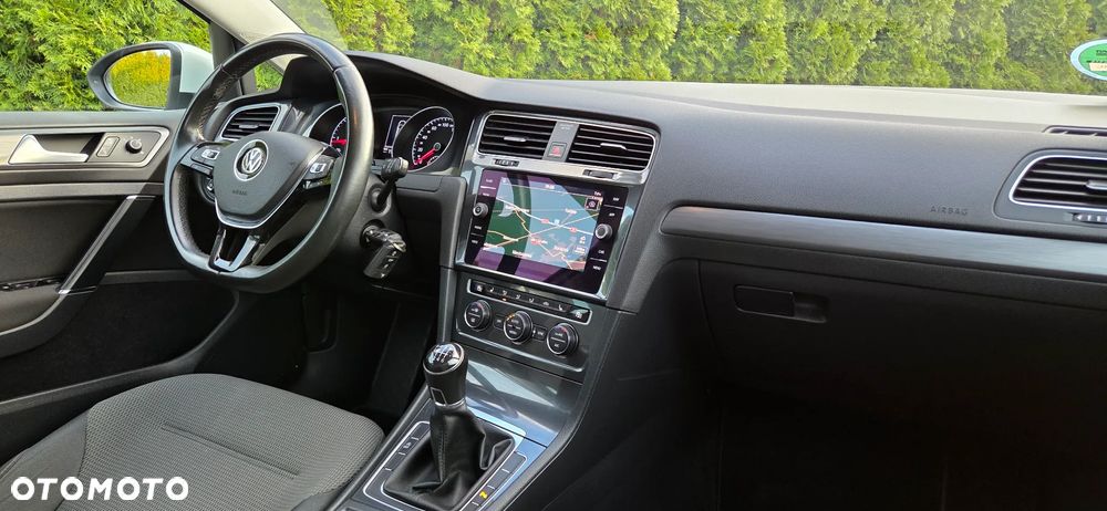 Volkswagen Golf - 16