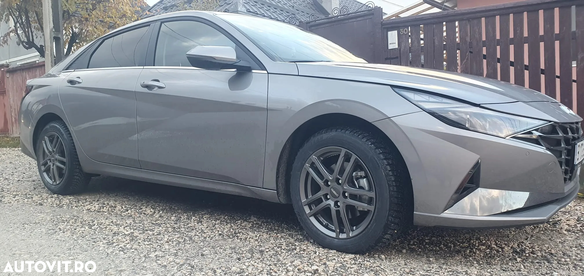 Hyundai Elantra 1.6 l 123 CP CVT Exclusive Navi - 20