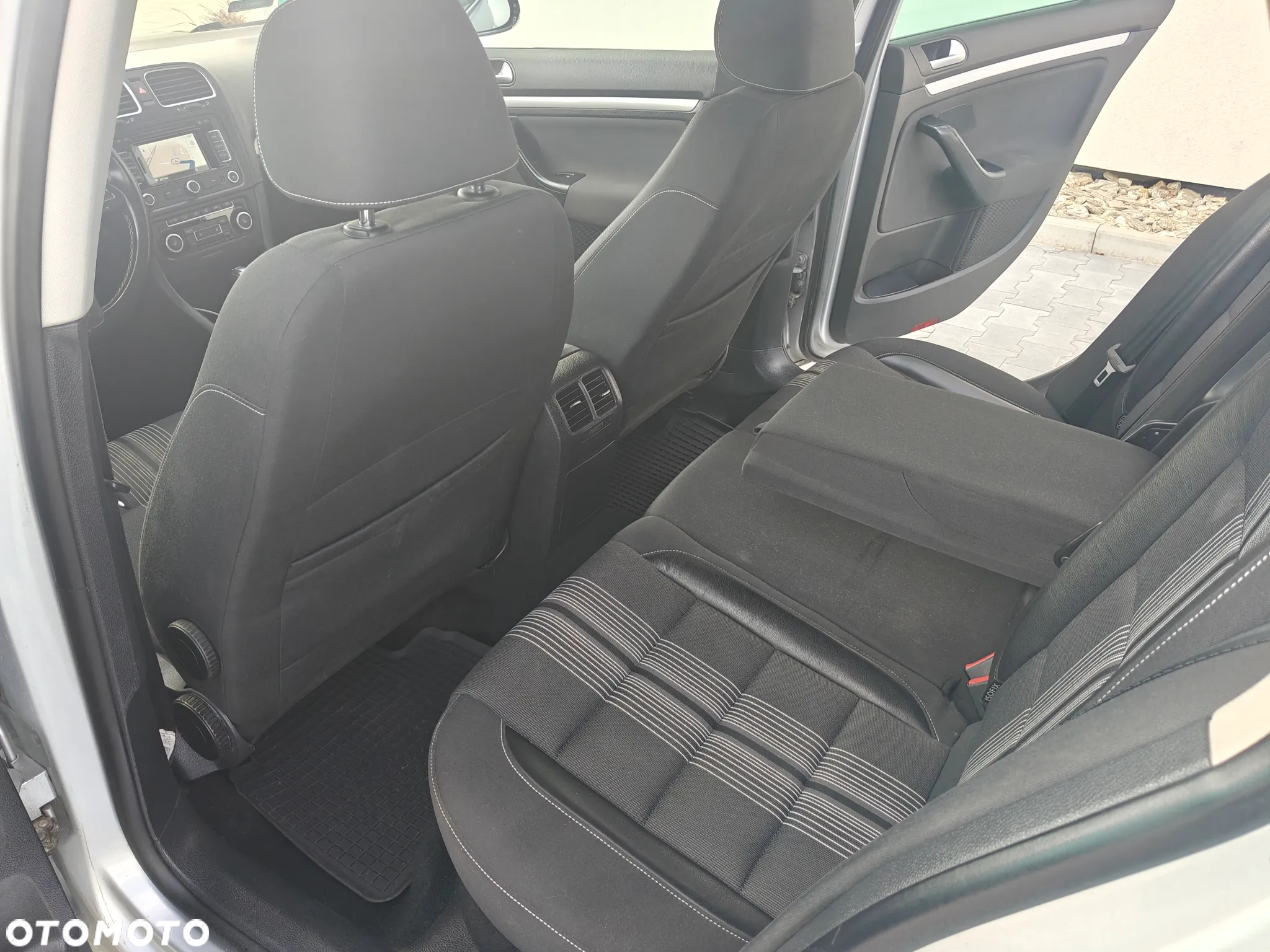 Volkswagen Golf 1.6 TDI DPF DSG MATCH - 14