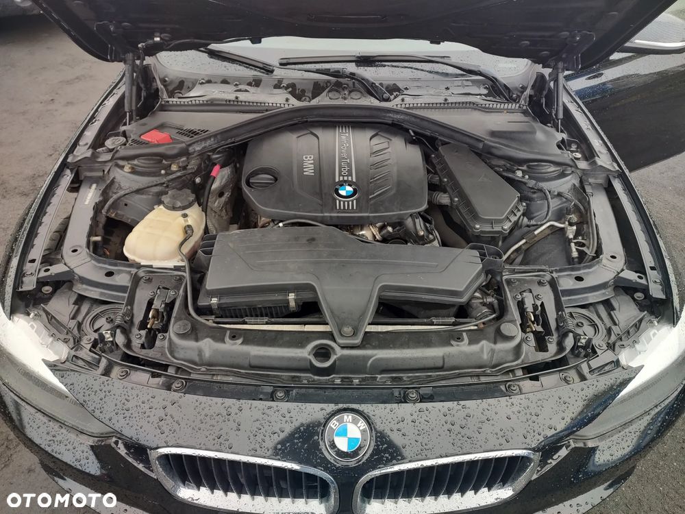 BMW Seria 3 318d Sport Line - 6