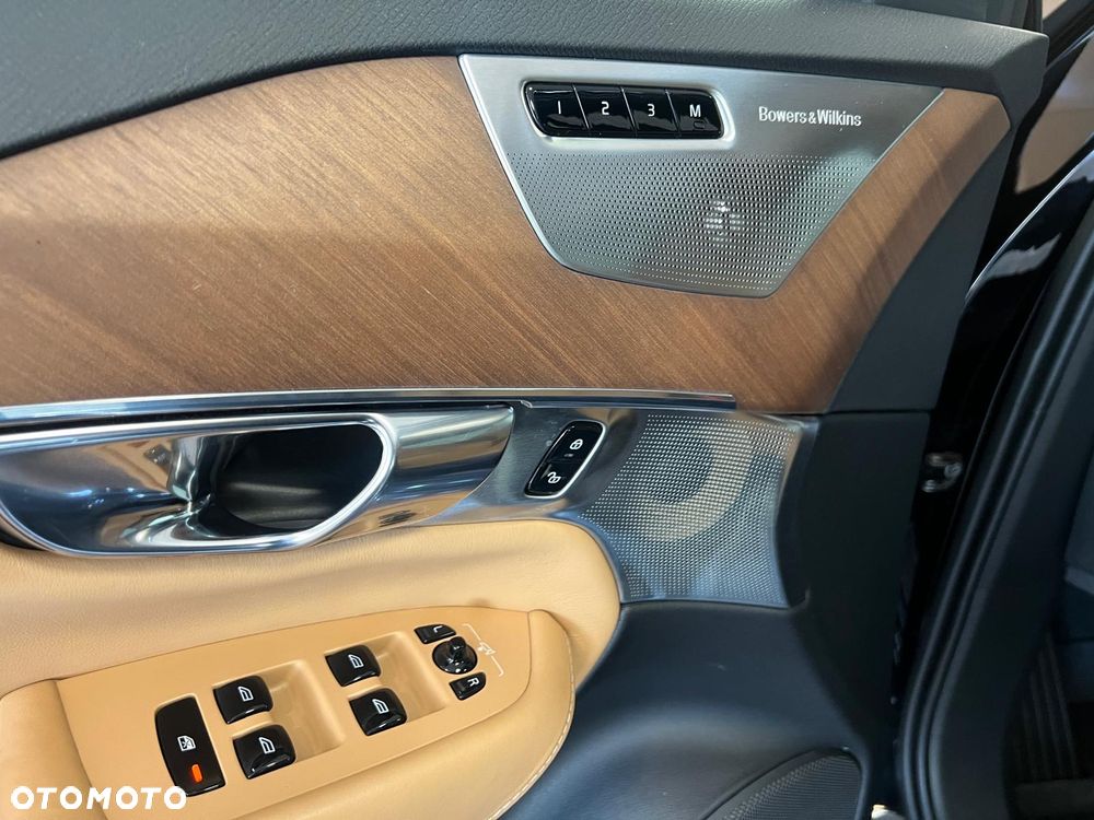 Volvo XC 90 T8 AWD Plug-In Hybrid Inscription 7os - 8