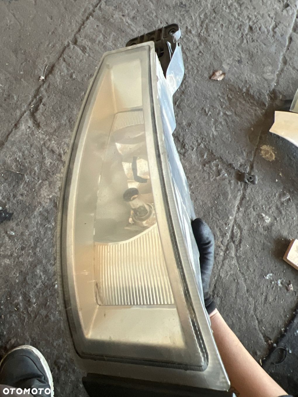 Volvo Euro 6 FH4 lewy halogen - 1
